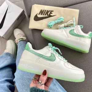 Tênis Nike Air Force F1 Neo Metálico